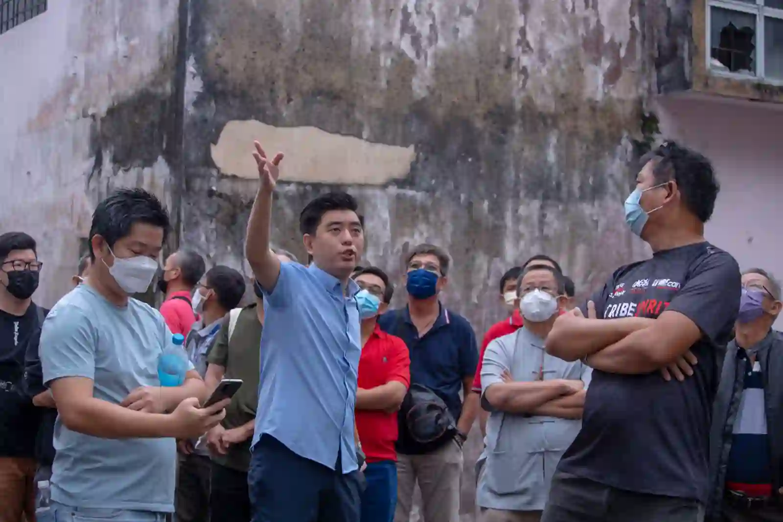 MD Koay explaining a diagnosis on site